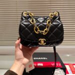Chanel Small CC Crumpled Calfskin Wavy Hobo crossbody bag - Image 2