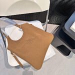 Miumiu lvy suede leather bag - Image 5