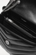 SAINT LAURENT Loulou small quilted leather shoulder bag black - Image 5