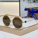 Louis Vuitton LV  Lrregular Shape Fashion Sunglasses  Top quality - Image 4
