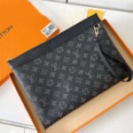 Louis Vuitton LV Discovery Handbag - Image 3