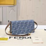 FENDI Baguette Wallet On Chain bag - Image 3