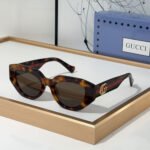 Gucci  The legs are Decorated With the Signature Double G  sunglasses Top quality - Image 4