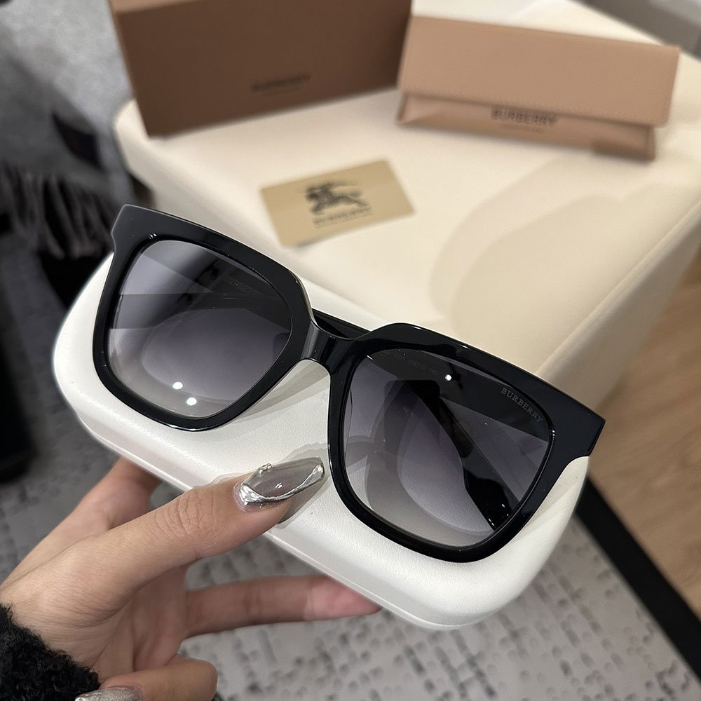 Buberry Stylish temperament Sunglasses Top quality