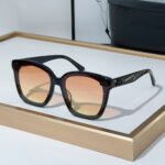 Balenciaga Mirror leg Logo  sunglasses Top quality - Image 5