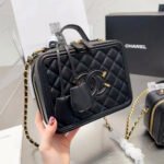 Chanel Vanity Case Quilted Caviar - Image 4