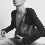 SAINT LAURENT YSL Le 5 à 7 monogram-plaque shoulder bag - Image 2