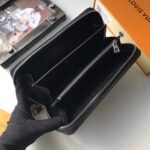 Louis Vuitton LV Zippy Wallet - Image 9