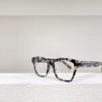 Dior Acetate Fibre  Stylish And Ssimple sunglasses  Top quality - Image 5