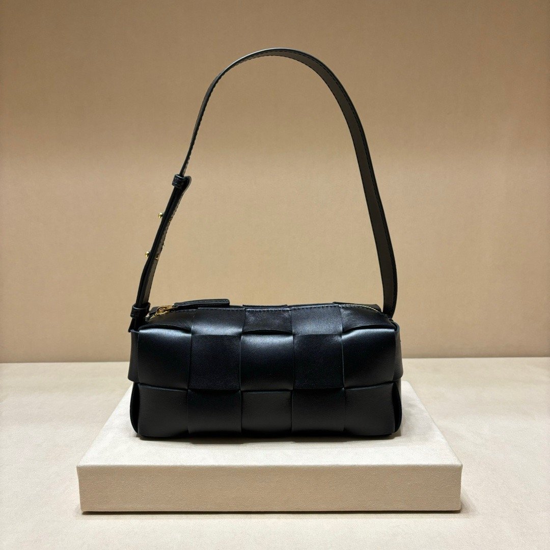 Bottega Veneta BV Small Brick Cassette Shoulder Bag  10A Mirror Version
