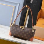 Louis Vuitton LV Pochette Sevres Shoulder Crossbody Bag M12174 - Image 4
