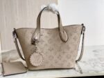 Louis Vuitton Blossom PM M21849
