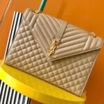 SAINT LAURENT YSL Envelope Shouder Bag Large - Image 5