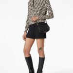 Valentiono VLogo Grainy Flap Tote - Image 2