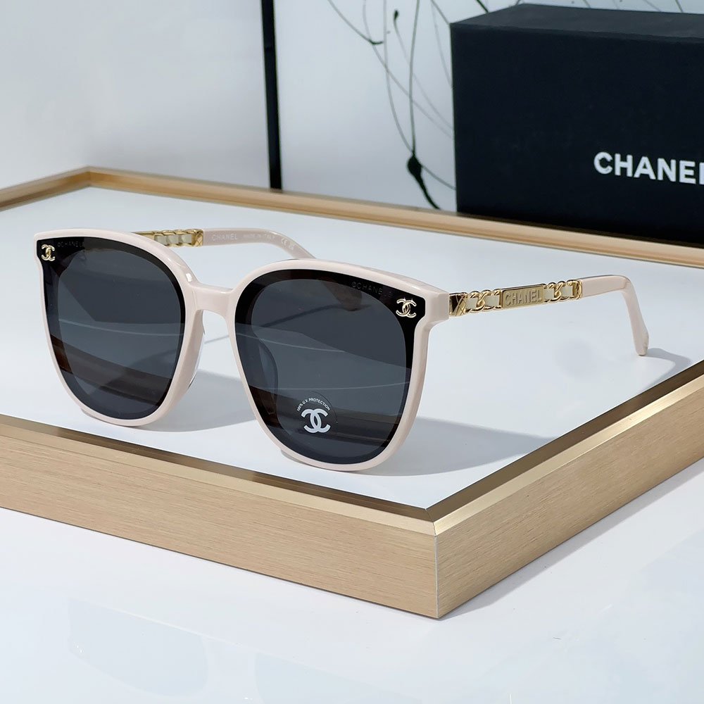 fee8b7f250c8ba58628d821997d2ef1da64be8a9 Chanel Mirror Logo Decoration Sunglasses Top quality - Image 1